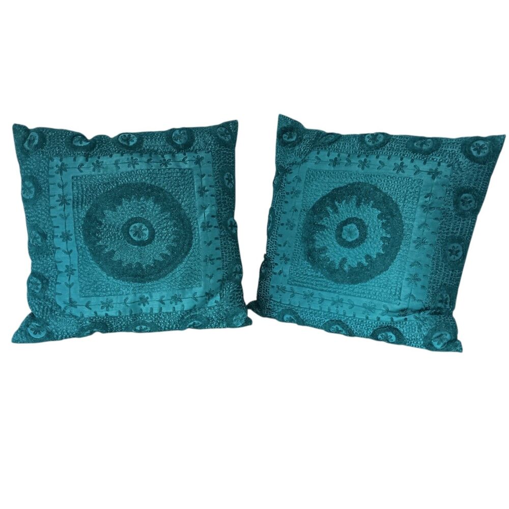 Set Of 2 Pier 1 Teal Throw Pillows With Textured Medallion Bohemian Design 18x18